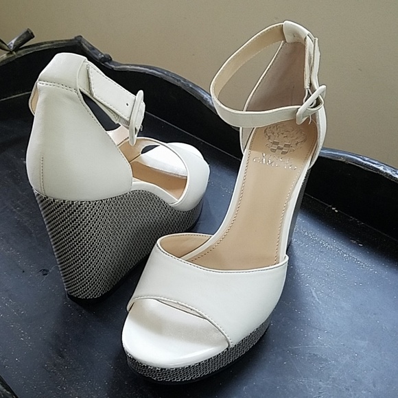 Vince Camuto leather wedge - Picture 2 of 6